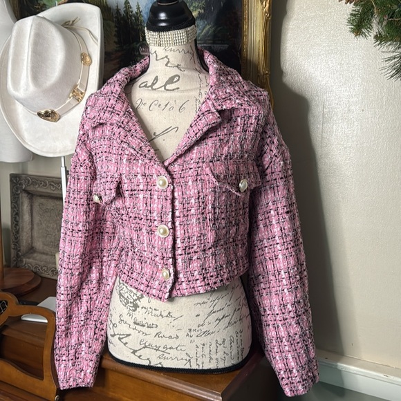 Chic Pink Plaid Tweed Jacket 200.00 ‼️FINAL SALE - Picture 6 of 8